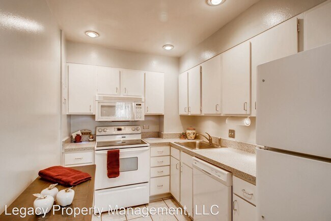 Building Photo - 480 S Marion Pkwy