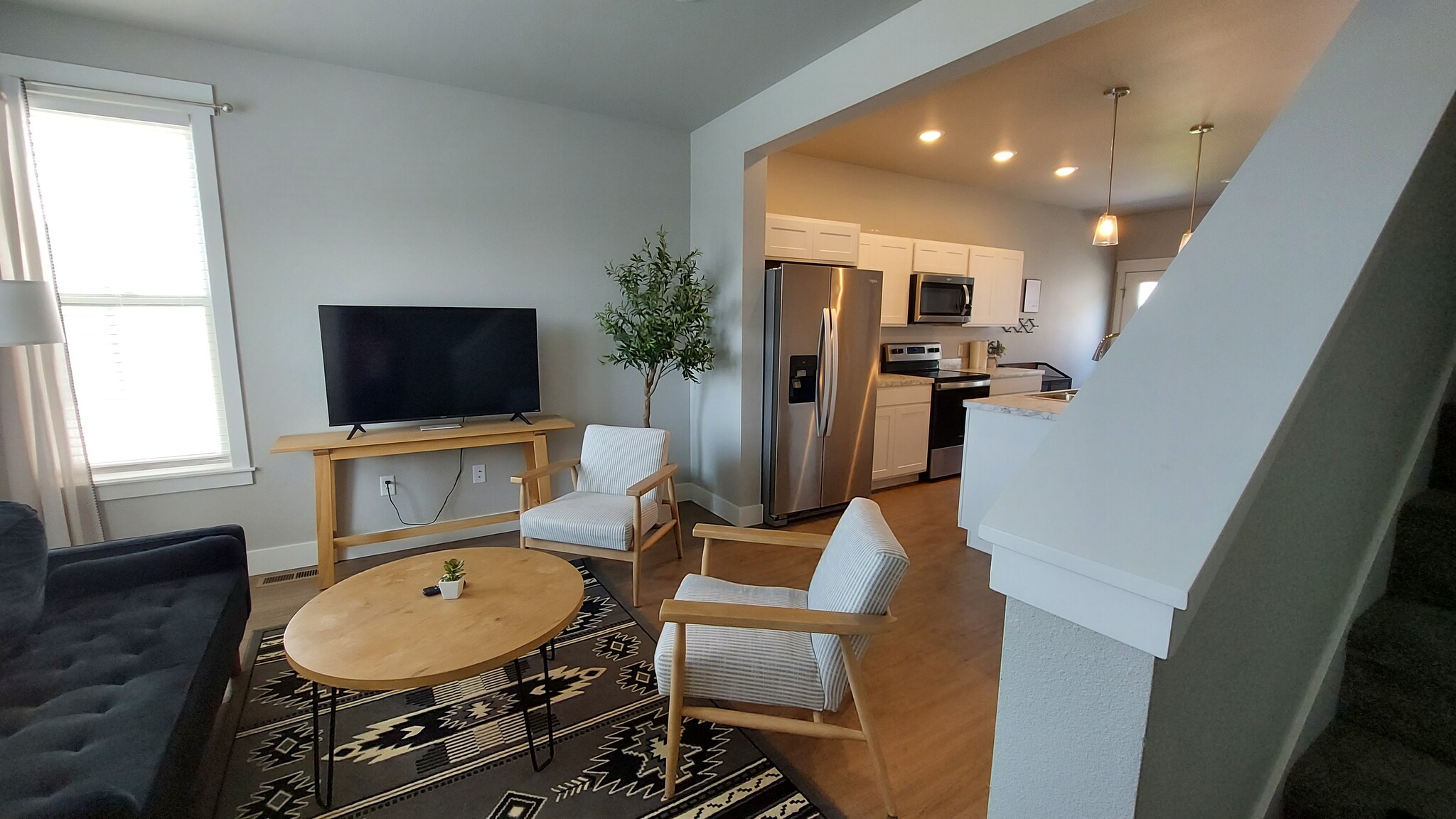 Building Photo - 6145 Farmstead Ave