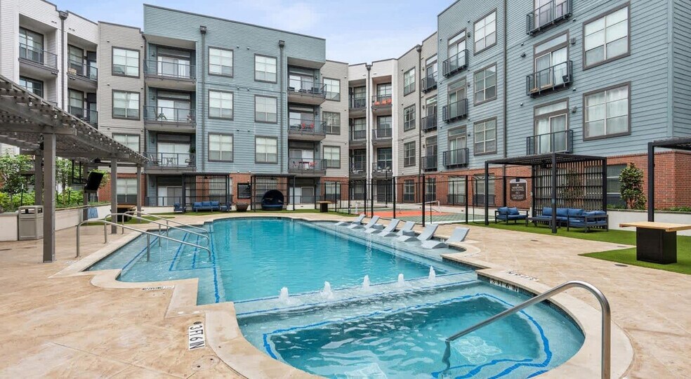 Building Photo - 2901 Indiana St