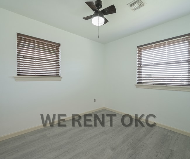 Building Photo - 853 SW 8th St