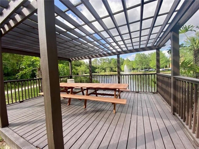 Building Photo - 5471 Vineland Rd