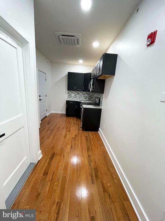 Building Photo - 309 S 60th St