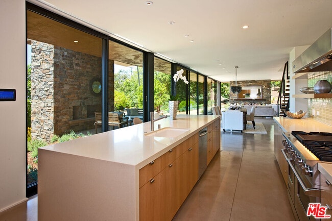 Building Photo - 6228 Sycamore Meadows Dr