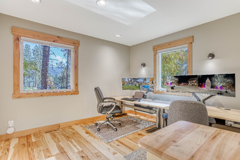 Building Photo - 1221 Commercial St