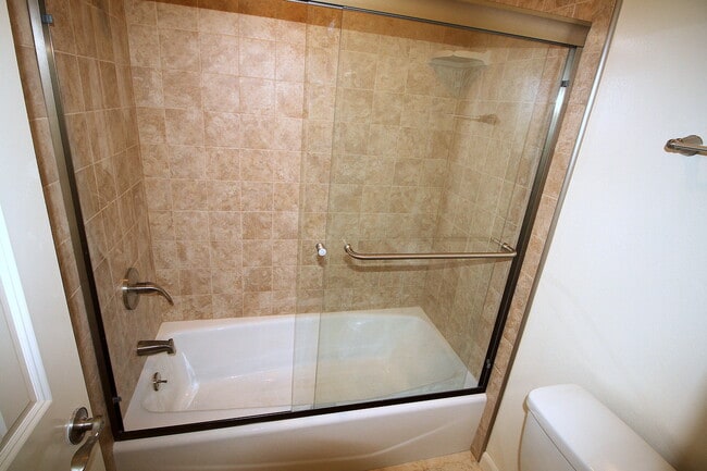 Building Photo - OG Vista