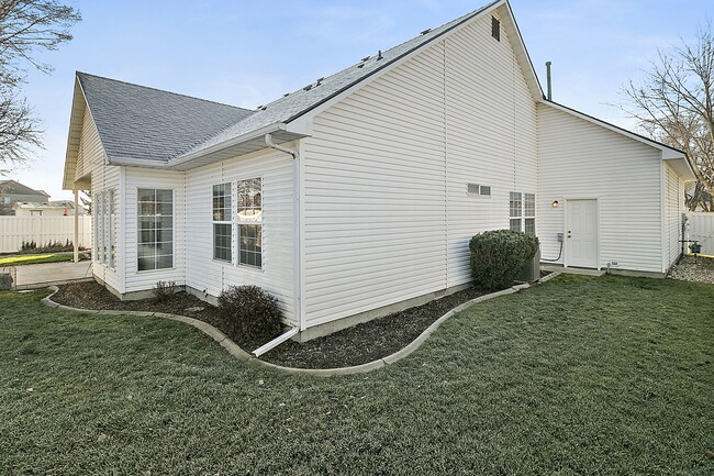 Building Photo - 10460 W Achillea St