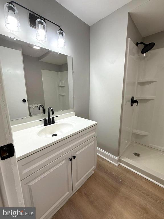 Building Photo - 87 Becks Ln