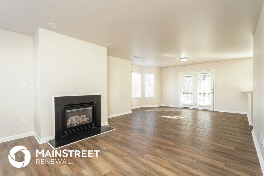 Building Photo - 2115 Gramercy Park Dr