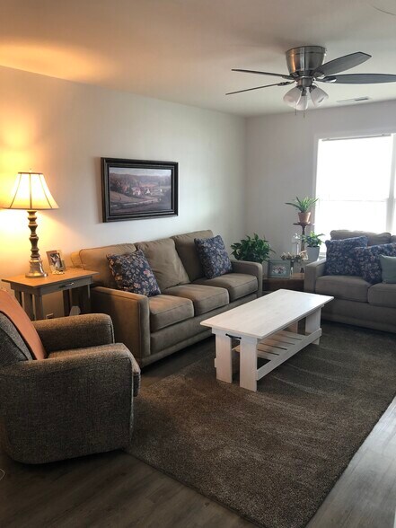 Building Photo - 129 S Walnut St