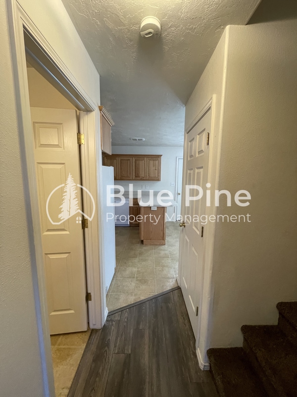 Building Photo - 345 S Byron Ave