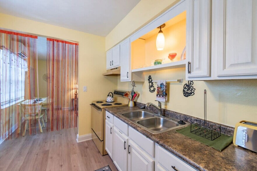 Building Photo - 141 California Ave