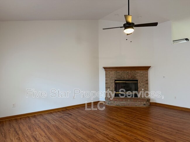 Building Photo - 5101 Dove Dr