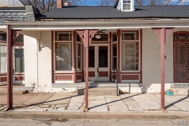 Building Photo - 301 W Laurel St