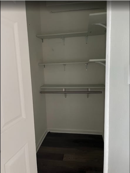 Building Photo - 4854 W Addison St