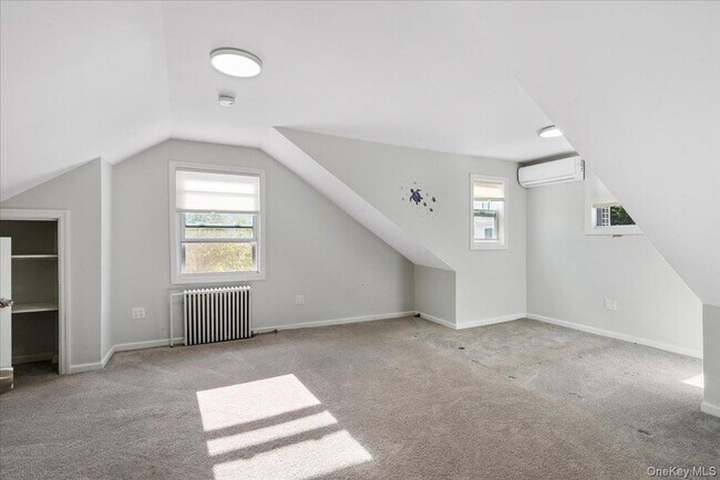 Building Photo - 369 Island Ave