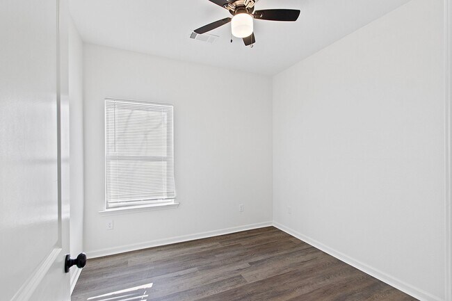 Building Photo - 1800 S Harrison St