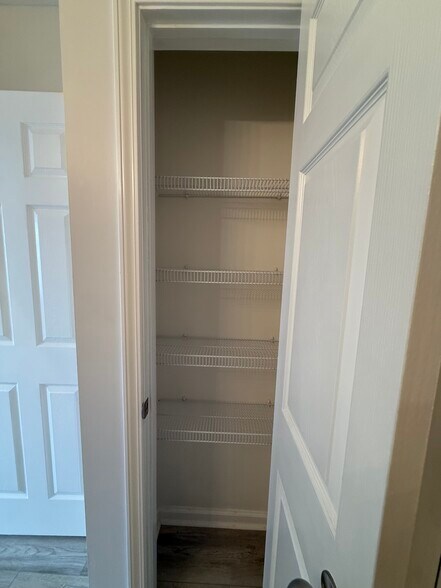 Master bathroom closet - 406 Silver Lakes Ct