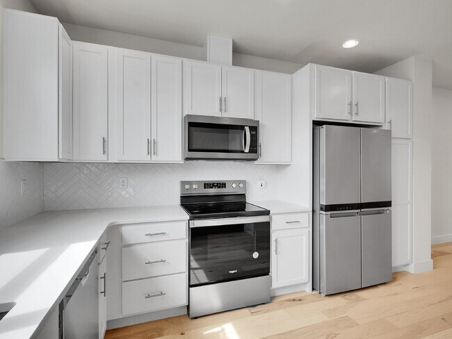 Building Photo - $2,750 - 2 Bed, 2.5 Bath Townhome in Broom...