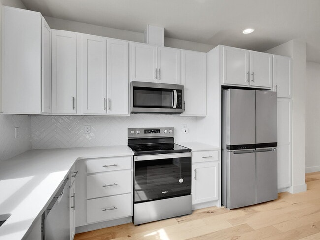 Building Photo - $2,850 - 2 Bed, 2.5 Bath Townhome in Broom...