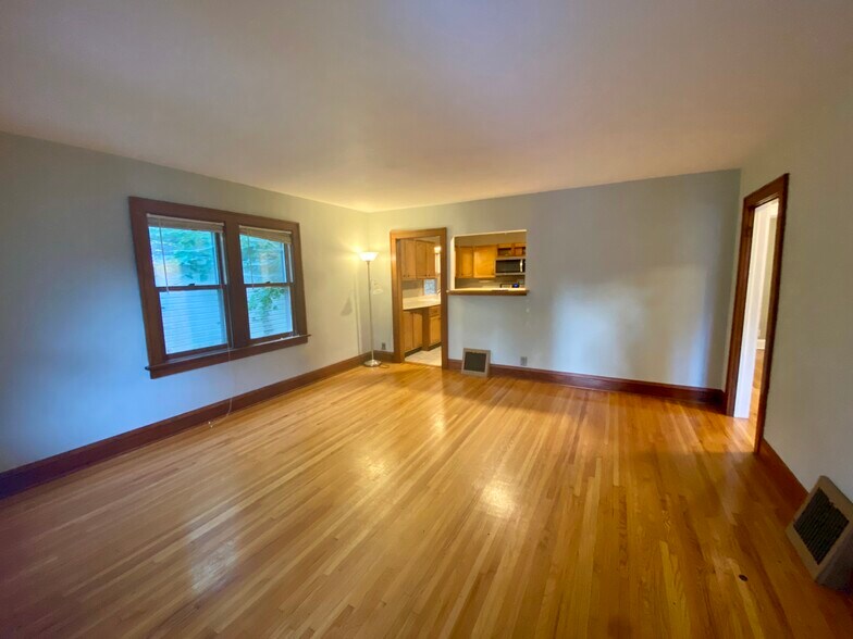 Living Room #1 - 1015 20th Ave SE