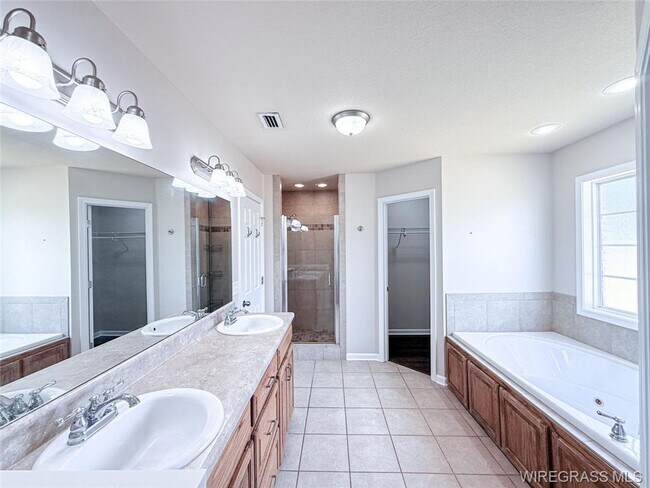 Building Photo - 501 Homestead Way