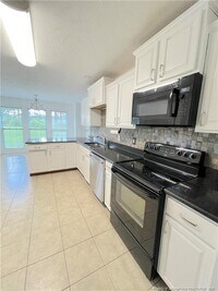 Building Photo - 511 Green Links Dr