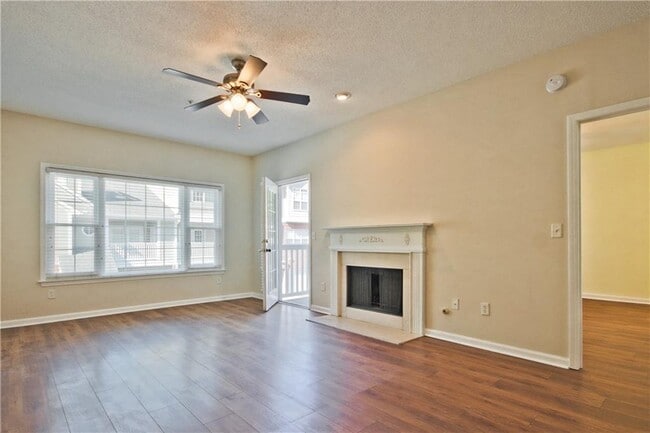 Building Photo - 8102 Woodland Ln