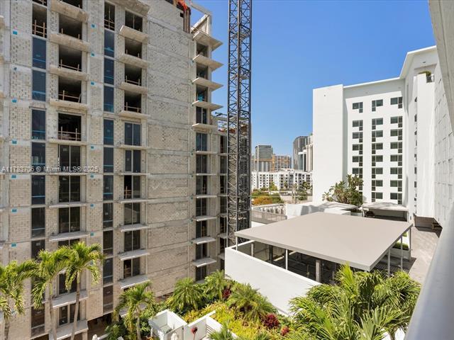 Building Photo - 1600 SW 1st Ave