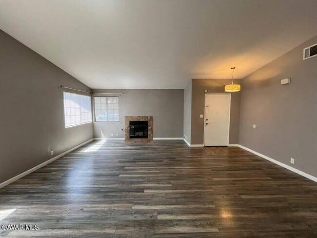 Building Photo - 43770 Santa Rosa Cir