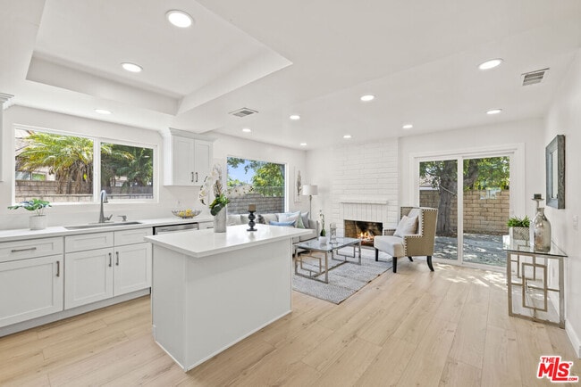 Building Photo - 13 Pepper Ct