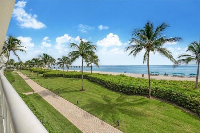 Building Photo - 16425 Collins Ave
