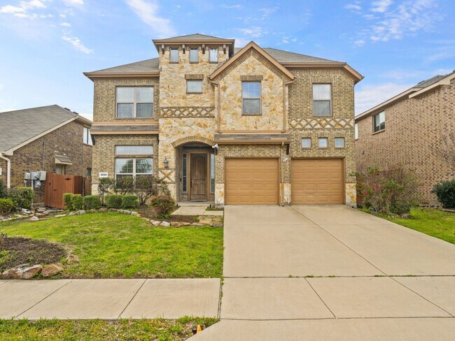 Primary Photo - 5 Bedroom Single Family in Heartland