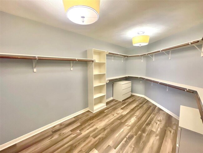 Building Photo - 1622 Cohn St