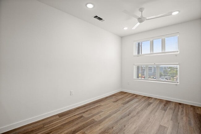Building Photo - 6324 N Lamar Blvd