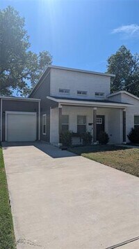 Building Photo - 914 E Louisiana Ave