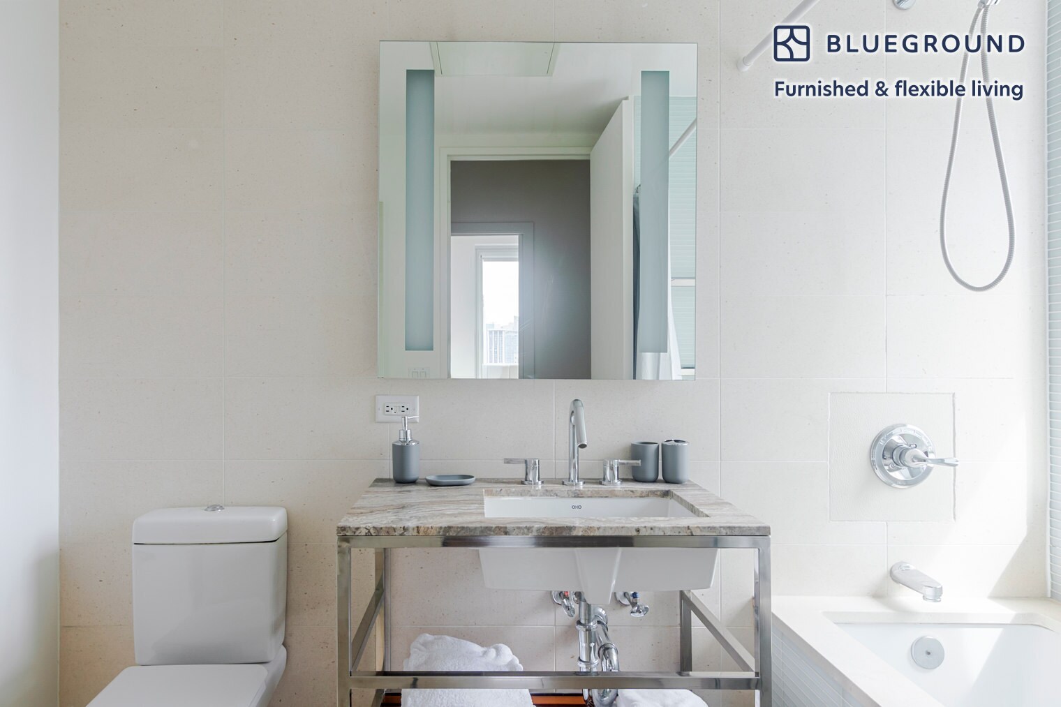 Building Photo - 70 W 45th St