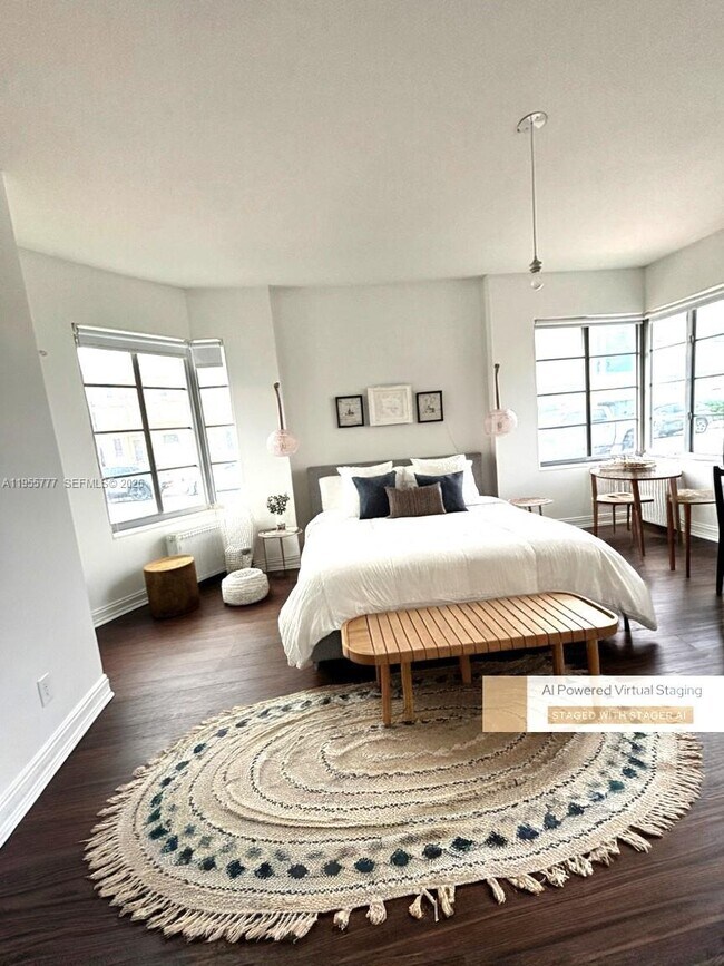 Building Photo - 621 11th St