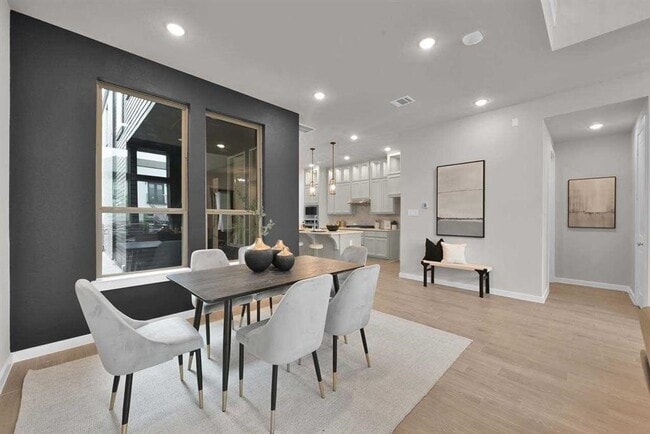 Building Photo - 16630 Lake Austin St