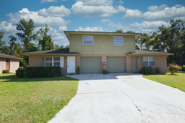 Building Photo - 3/2 Half Duplex in N. Lakeland!