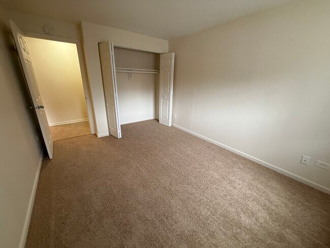 Building Photo - 110 N Kenilworth Ave