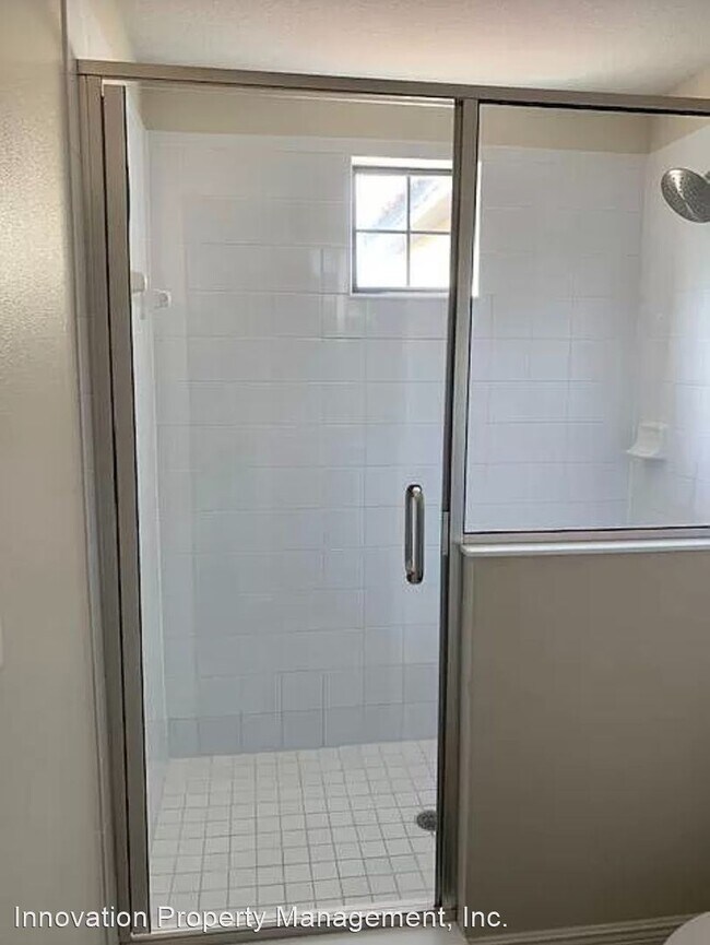 Building Photo - 4 br, 3.5 bath House - 8103 Roseville Blvd