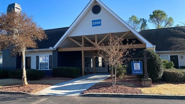 Building Photo - 550 Hampton Park Dr