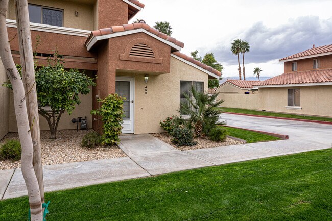 Building Photo - 450 Tava Ln