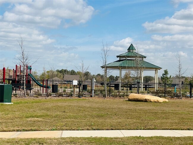 Building Photo - 16477 Blossom Grv Dr
