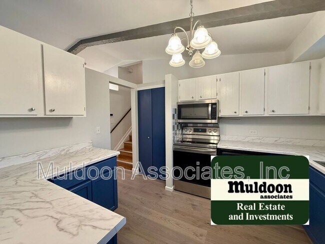 Building Photo - 2930 Cortina Dr