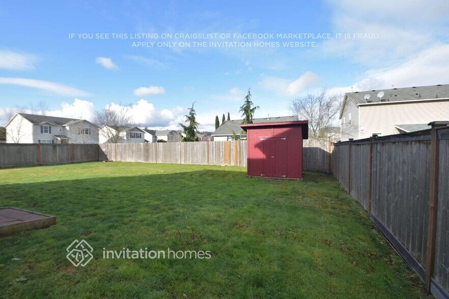 Building Photo - 107 Mazza St NE