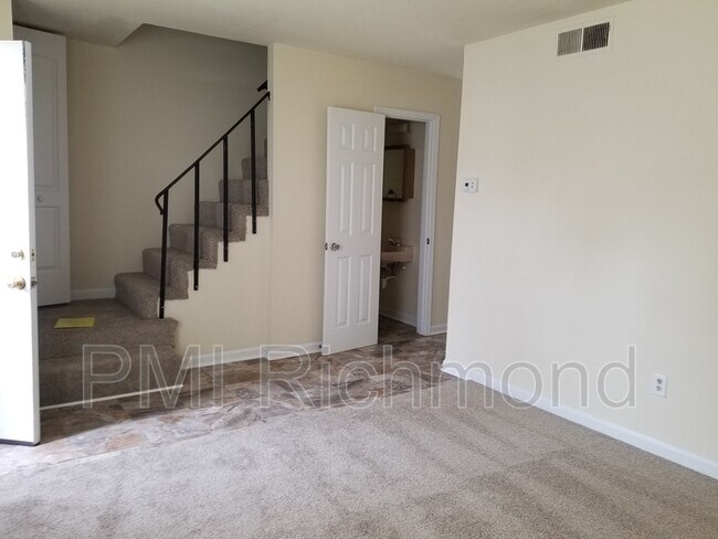 Building Photo - 4615 Chiswell Dr