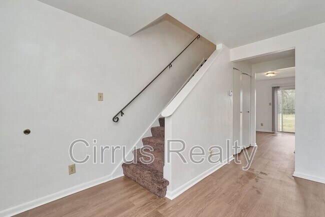 Building Photo - 2756 Peach St