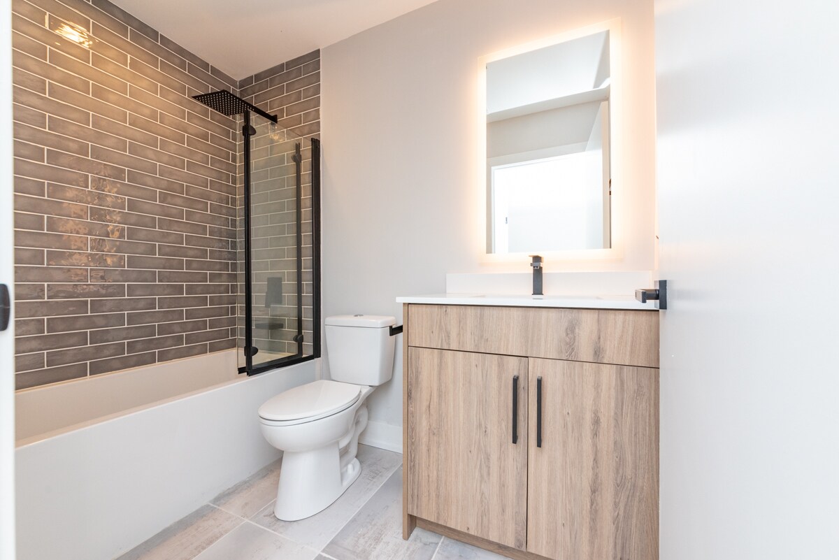 Building Photo - 1907 S Racine Ave