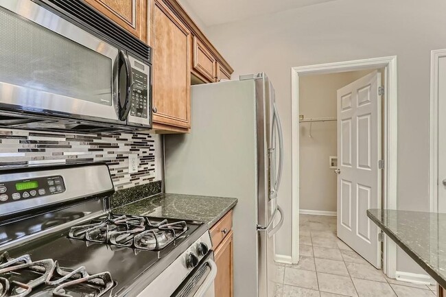 Building Photo - 2605 Gateview Ct